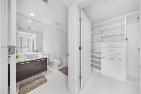 Condo in Aventura, Florida, 5 bedrooms  № 2076224 - photo 24