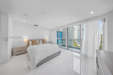 Condo in Aventura, Florida, 5 bedrooms  № 2076224 - photo 16