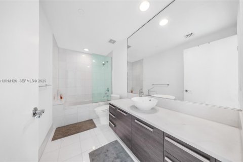 Condo in Aventura, Florida, 5 bedrooms  № 2076224 - photo 13