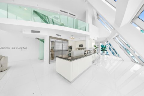 Condo in Aventura, Florida, 5 bedrooms  № 2076224 - photo 4