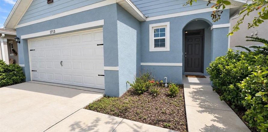 House in Kissimmee, Florida 3 bedrooms, 140.1 sq.m. № 2386341