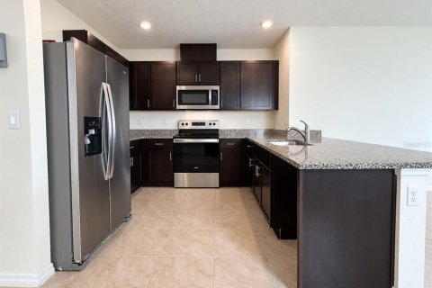 House in Kissimmee, Florida 3 bedrooms, 140.1 sq.m. № 2386341 - photo 8