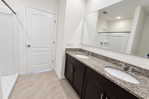 House in Kissimmee, Florida 3 bedrooms, 140.1 sq.m. № 2386341 - photo 17
