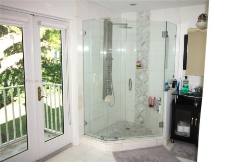 Купить виллу или дом в Корал-Гейблс, Флорида 5 спален, 529.91м2, № 2054570 - фото 24