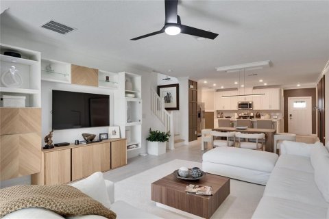 House in Wimauma, Florida 2 bedrooms, 161.37 sq.m. № 1767303 - photo 16