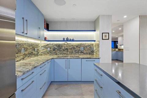 Condo in Sarasota, Florida, 4 bedrooms  № 1542051 - photo 25
