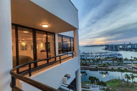 Condo in Sarasota, Florida, 4 bedrooms  № 1542051 - photo 2
