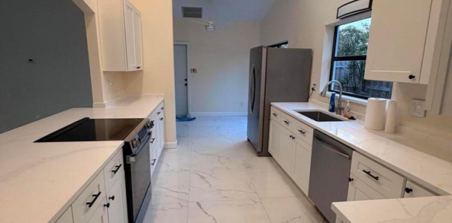 Villa ou maison à Lauderhill, Floride 3 chambres, 200.76 m2 № 2427874