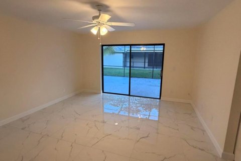 Villa ou maison à vendre à Lauderhill, Floride: 3 chambres, 200.76 m2 № 2427874 - photo 4