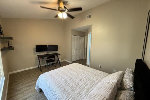 Townhouse in Temple Terrace, Florida 2 bedrooms, 108.7 sq.m. № 2406908 - photo 13