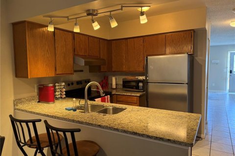 Townhouse in Temple Terrace, Florida 2 bedrooms, 108.7 sq.m. № 2406908 - photo 8
