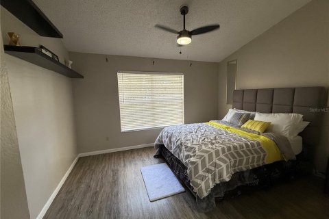 Townhouse in Temple Terrace, Florida 2 bedrooms, 108.7 sq.m. № 2406908 - photo 15