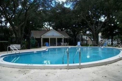 Townhouse in Temple Terrace, Florida 2 bedrooms, 108.7 sq.m. № 2406908 - photo 18