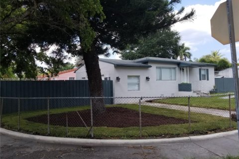 Immobilier commercial à Miami, Floride № 1973674