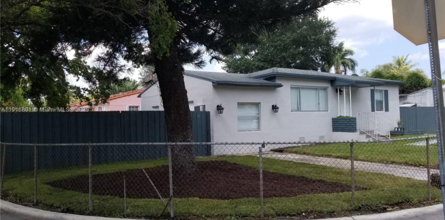 Immobilier commercial à Miami, Floride № 1973674