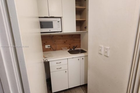 Immobilier commercial à louer à Miami, Floride № 1973674 - photo 6