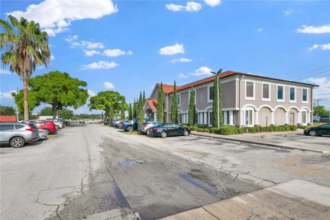 Propiedad comercial en alquiler en Orlando, Florida, 131.55 m2 № 1686904 - foto 3