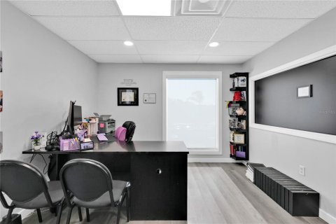 Propiedad comercial en alquiler en Orlando, Florida, 131.55 m2 № 1686904 - foto 15