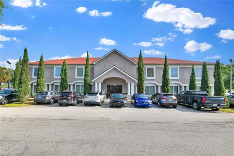 Propiedad comercial en alquiler en Orlando, Florida, 131.55 m2 № 1686904 - foto 1