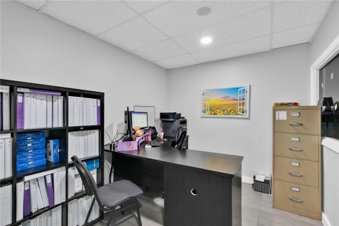 Propiedad comercial en alquiler en Orlando, Florida, 131.55 m2 № 1686904 - foto 13