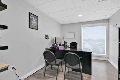 Propiedad comercial en alquiler en Orlando, Florida, 131.55 m2 № 1686904 - foto 17