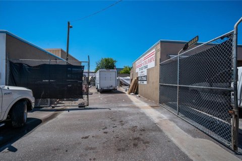 Commercial property in Pinellas Park, Florida 791.16 sq.m. № 2195151 - photo 6