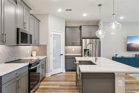 Casa en venta en Clermont, Florida, 4 dormitorios, 186.27 m2 № 2385877 - foto 11