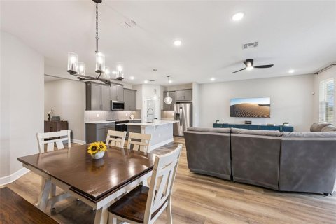 Casa en venta en Clermont, Florida, 4 dormitorios, 186.27 m2 № 2385877 - foto 8