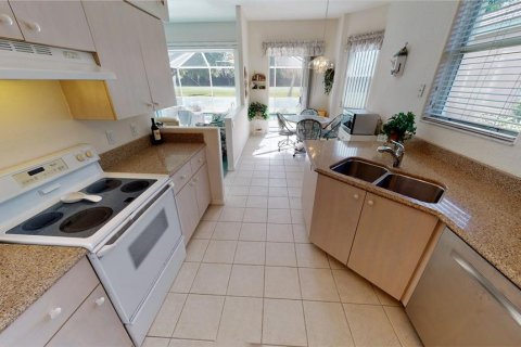 House in Punta Gorda, Florida 3 bedrooms, 159.7 sq.m. № 950610 - photo 15