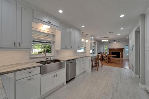 Villa ou maison à vendre à Temple Terrace, Floride: 3 chambres, 170.57 m2 № 1659182 - photo 13
