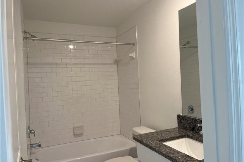 Townhouse in San Antonio, Florida 3 bedrooms, 166.02 sq.m. № 1915324 - photo 17
