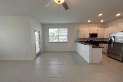 Townhouse in San Antonio, Florida 3 bedrooms, 166.02 sq.m. № 1915324 - photo 6