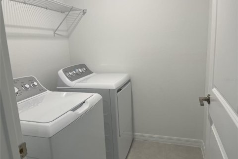 Townhouse in San Antonio, Florida 3 bedrooms, 166.02 sq.m. № 1915324 - photo 14