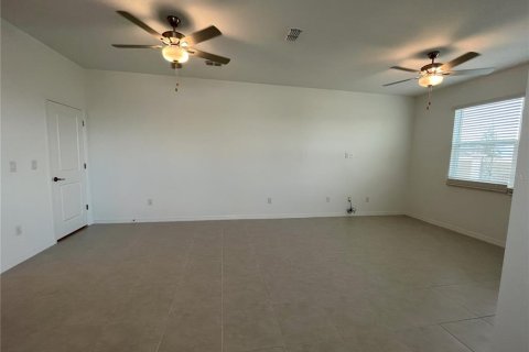 Townhouse in San Antonio, Florida 3 bedrooms, 166.02 sq.m. № 1915324 - photo 7
