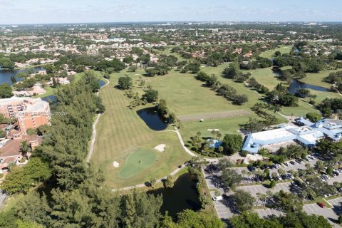 Купить кондоминиум в Дирфилд-Бич, Флорида 2 спальни, 120.77м2, № 2045113 - фото 24