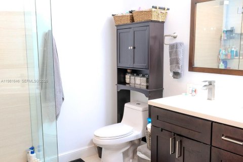 Купить кондоминиум в Дирфилд-Бич, Флорида 2 спальни, 120.77м2, № 2045113 - фото 16