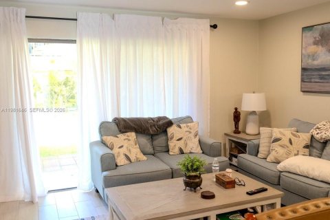 Купить кондоминиум в Дирфилд-Бич, Флорида 2 спальни, 120.77м2, № 2045113 - фото 10