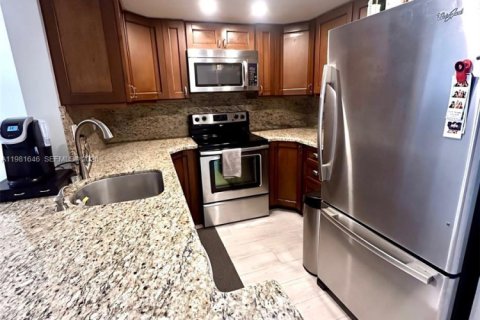 Купить кондоминиум в Дирфилд-Бич, Флорида 2 спальни, 120.77м2, № 2045113 - фото 5