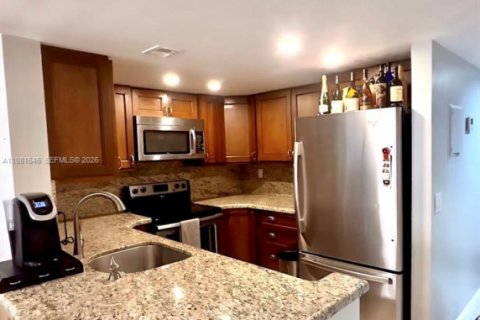 Купить кондоминиум в Дирфилд-Бич, Флорида 2 спальни, 120.77м2, № 2045113 - фото 6