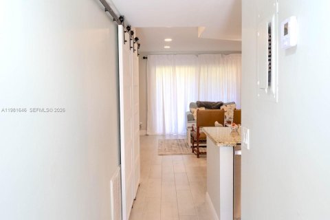 Купить кондоминиум в Дирфилд-Бич, Флорида 2 спальни, 120.77м2, № 2045113 - фото 8