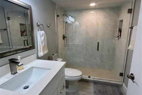 Купить кондоминиум в Дирфилд-Бич, Флорида 2 спальни, 120.77м2, № 2045113 - фото 13