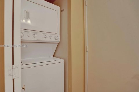 Condominio en alquiler en Miami, Florida, 53.88 m2 № 2050230 - foto 27