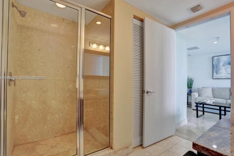 Condominio en alquiler en Miami, Florida, 53.88 m2 № 2050230 - foto 25