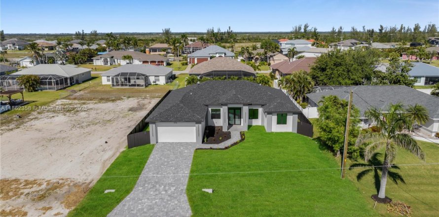 Villa ou maison à Cape Coral, Floride 3 chambres, 185.15 m2 № 1890824