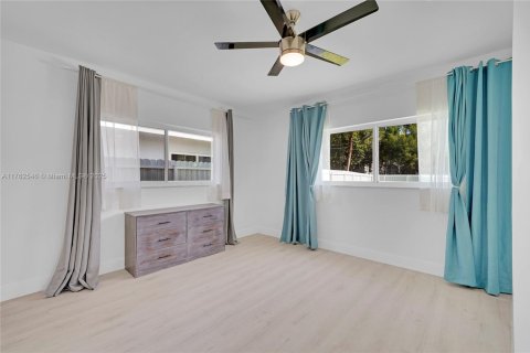 Casa en venta en Hollywood, Florida, 4 dormitorios, 158.31 m2 № 1861117 - foto 18