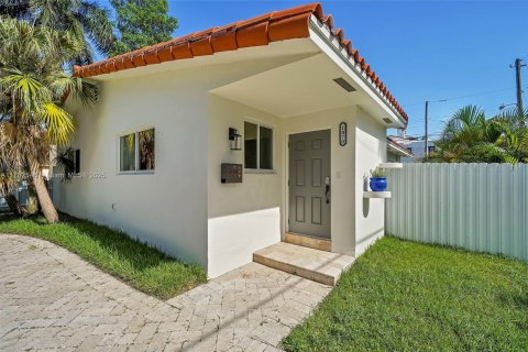 Casa en venta en Hollywood, Florida, 4 dormitorios, 158.31 m2 № 1861117 - foto 3