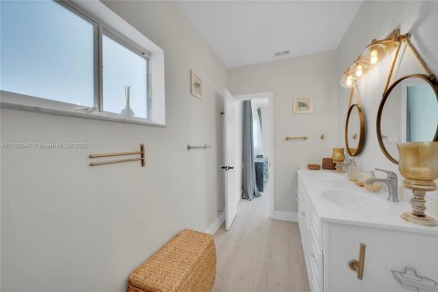 Casa en venta en Hollywood, Florida, 4 dormitorios, 158.31 m2 № 1861117 - foto 24