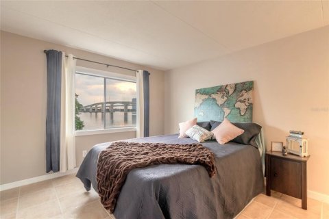 Condo in Daytona Beach, Florida, 2 bedrooms  № 1871241 - photo 6