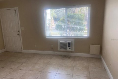 Condominio en venta en Tampa, Florida, 3 habitaciones, 31.22 m2 № 2108765 - foto 8