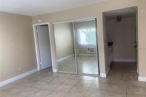 Condominio en venta en Tampa, Florida, 3 habitaciones, 31.22 m2 № 2108765 - foto 3